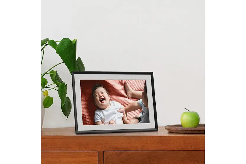 Aura Carver Mat 10.1" WiFi Connected Picture Frame | Gravel with White Aura Carver Mat 10.1" WiFi Connected Picture Frame | Gravel with White