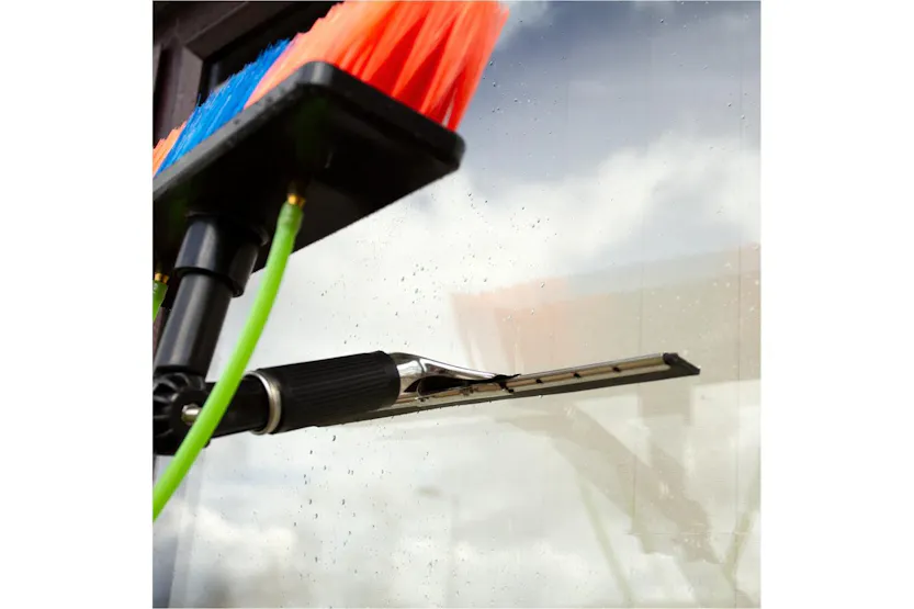 Monstershop 16L Water Fed Backpack and 24ft Cleaning Pole Monstershop 16L Water Fed Backpack and 24ft Cleaning Pole