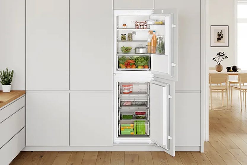 Bosch Series 2 Built-in Fridge Freezer | KIN85NSE0G Bosch Series 2 Built-in Fridge Freezer | KIN85NSE0G