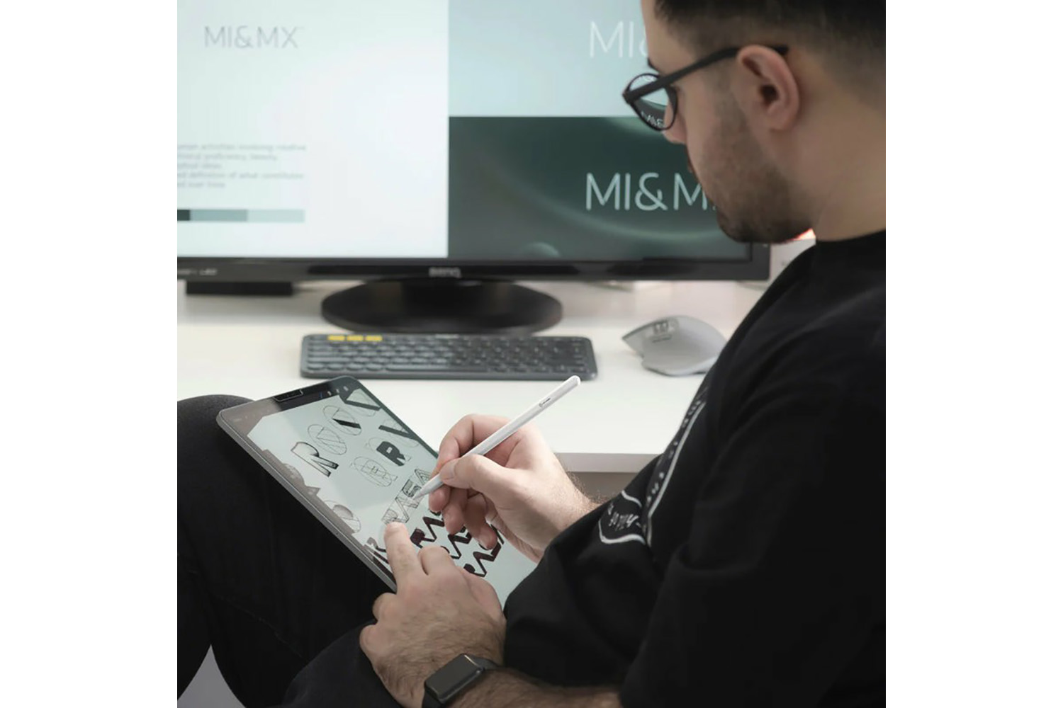 Alogic iPad Stylus Pen with USB-C & Wireless Charging