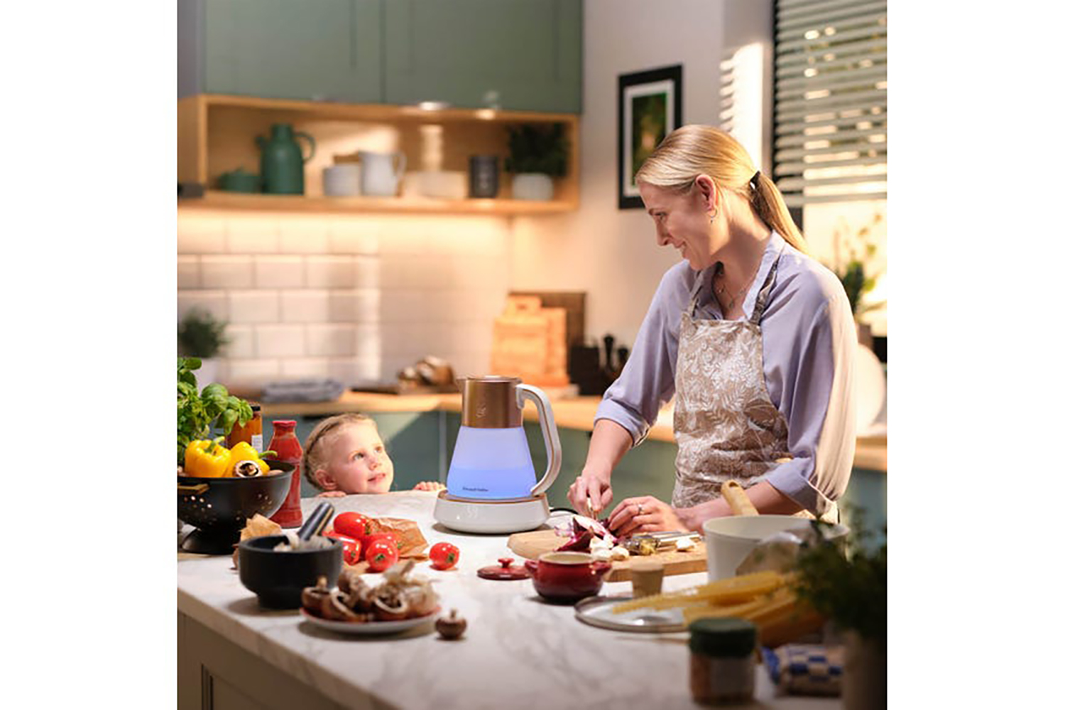 Russell Hobbs 1.7L Calm Kettle | 27450 | White/Copper