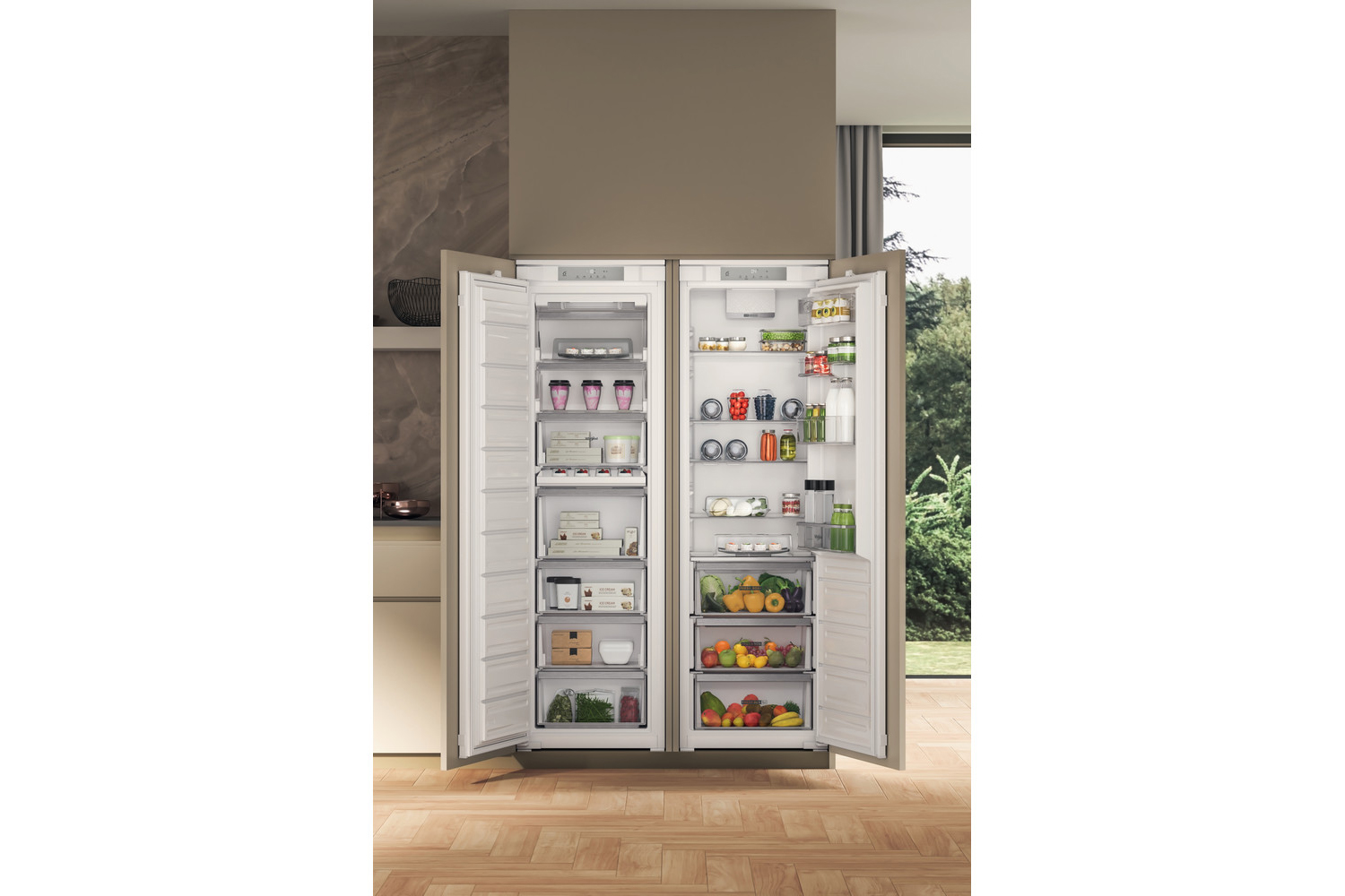 Whirlpool Integrated Upright Freezer | WHSD18F023C1