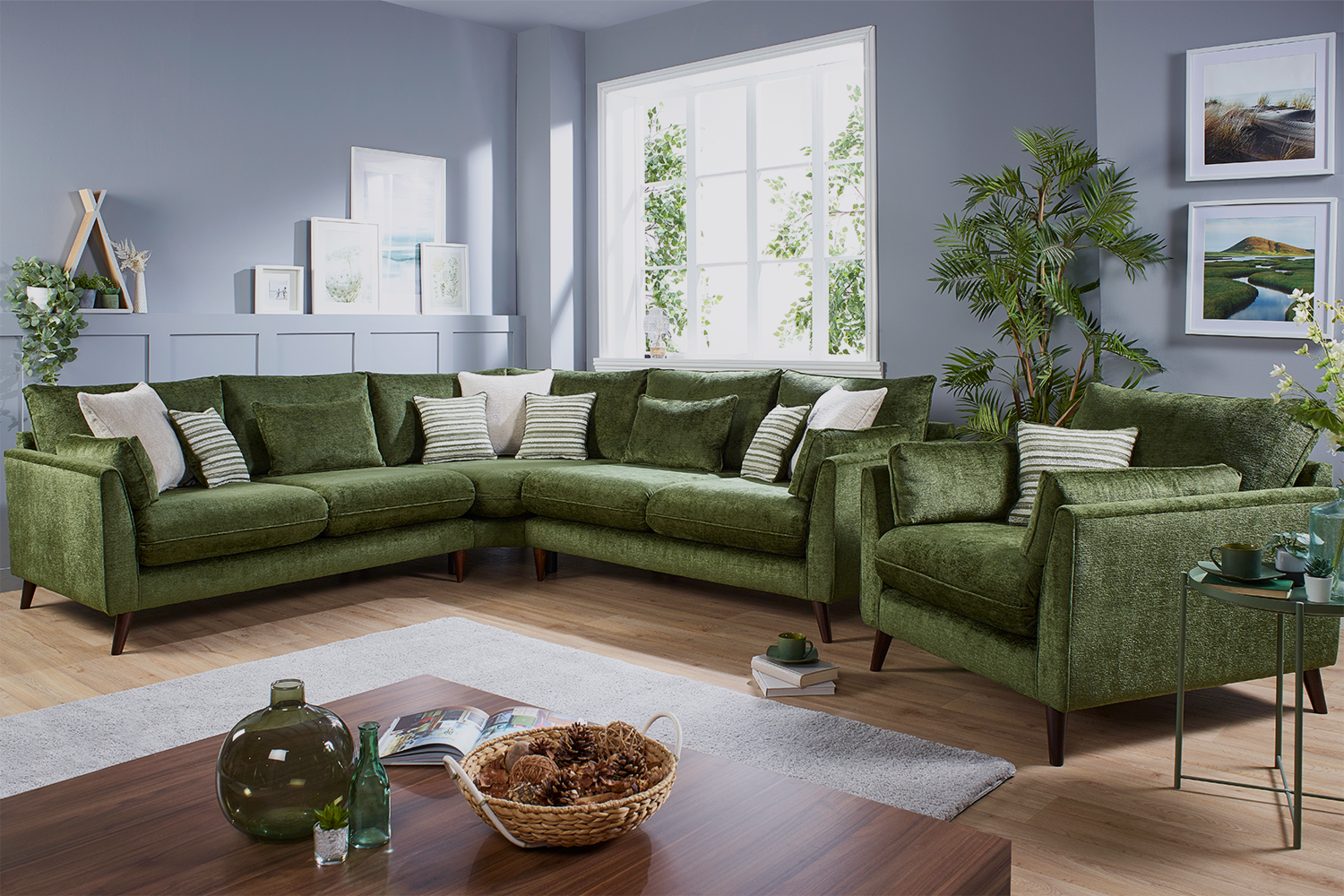 Petra Armchair | Olive