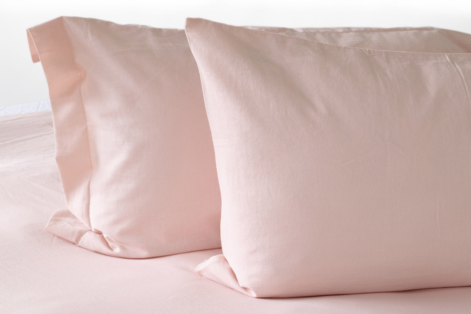 The Linen Room | 200 Thread Count Linen Look Cotton Oxford Ava Pillowcase Pair | Pink