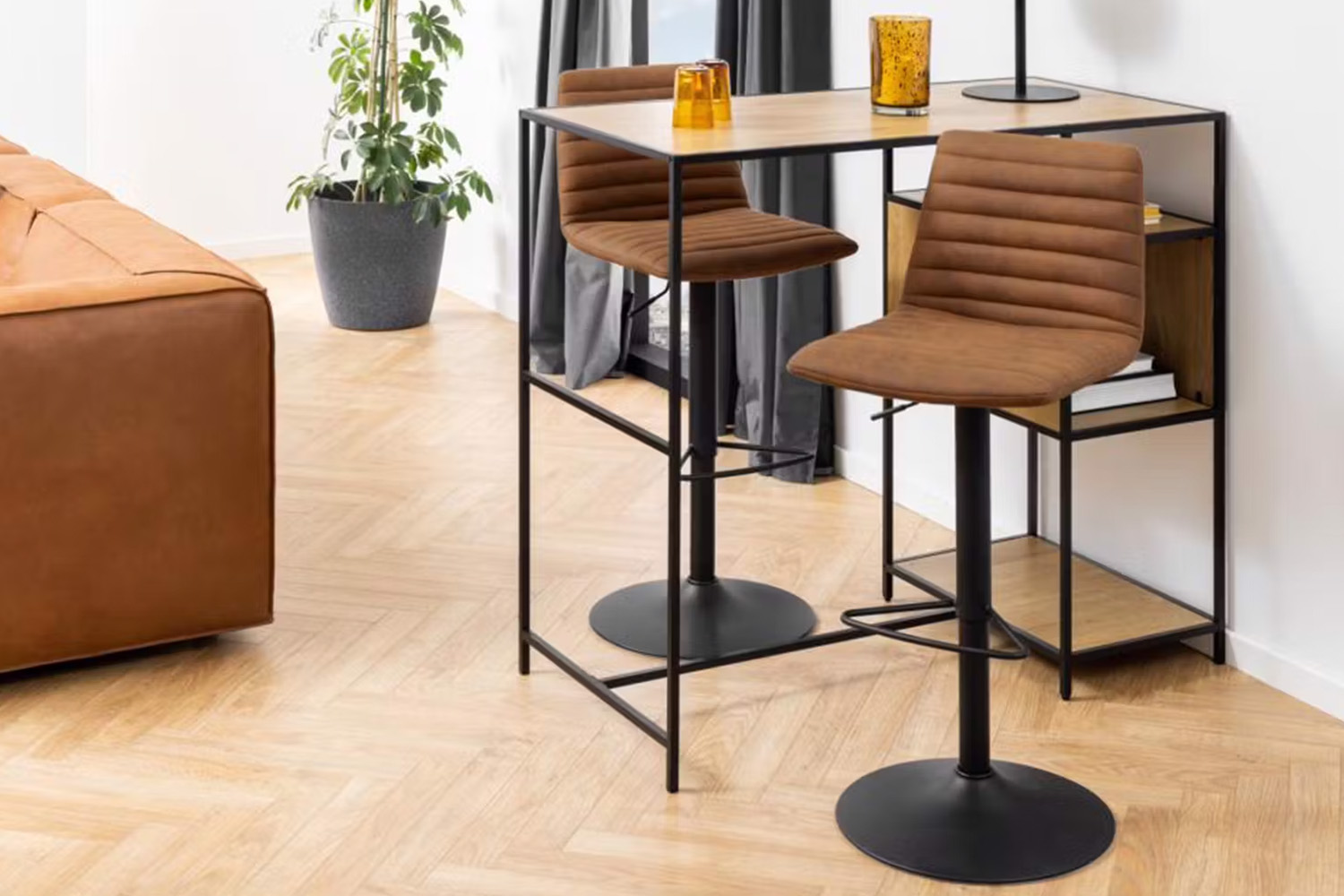Billie Bar Stool | Swivel | Camel