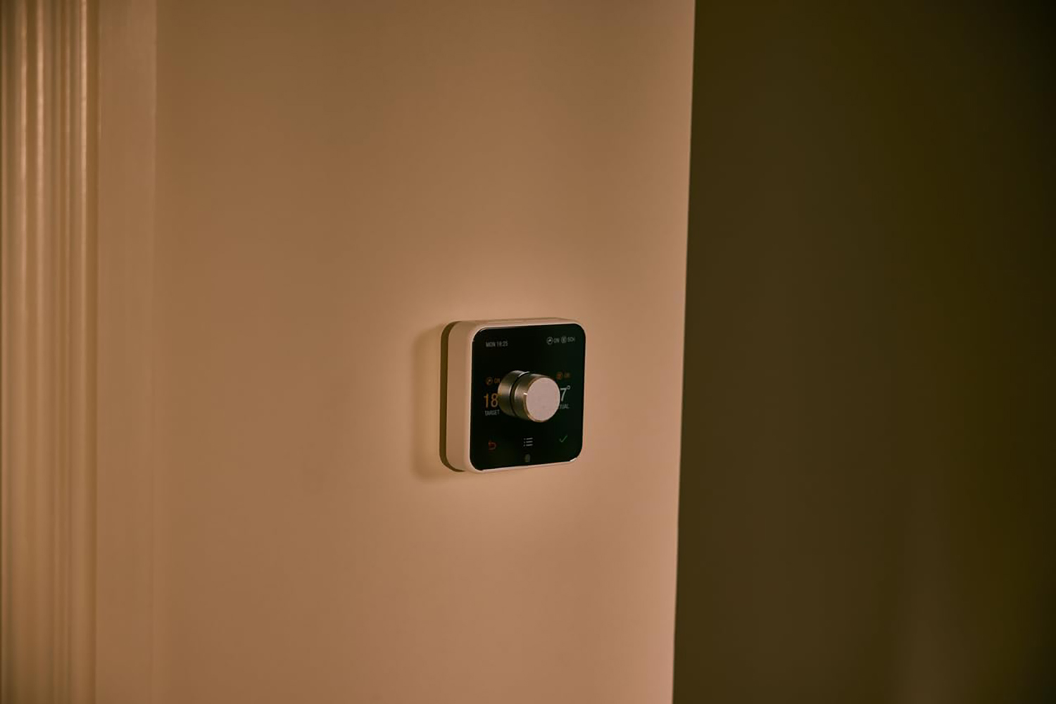 Hive Thermostat Mini Heating Control & Hub V3