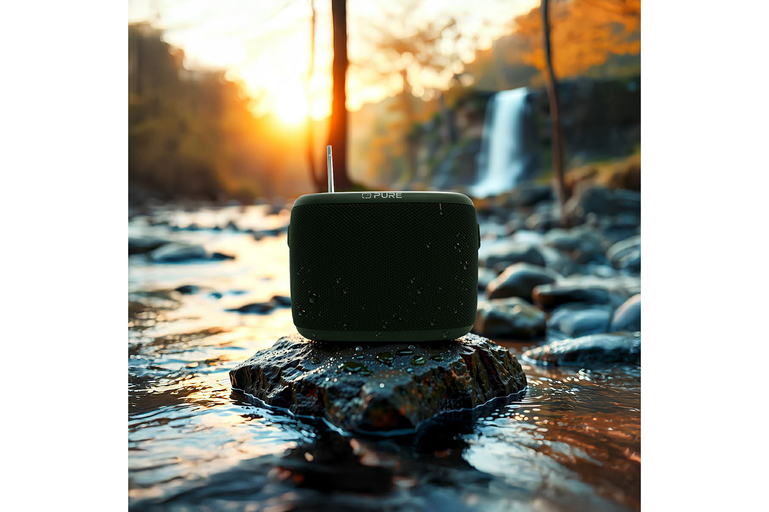 Pure Woodland Portable Bluetooth Speaker with Radio | Green