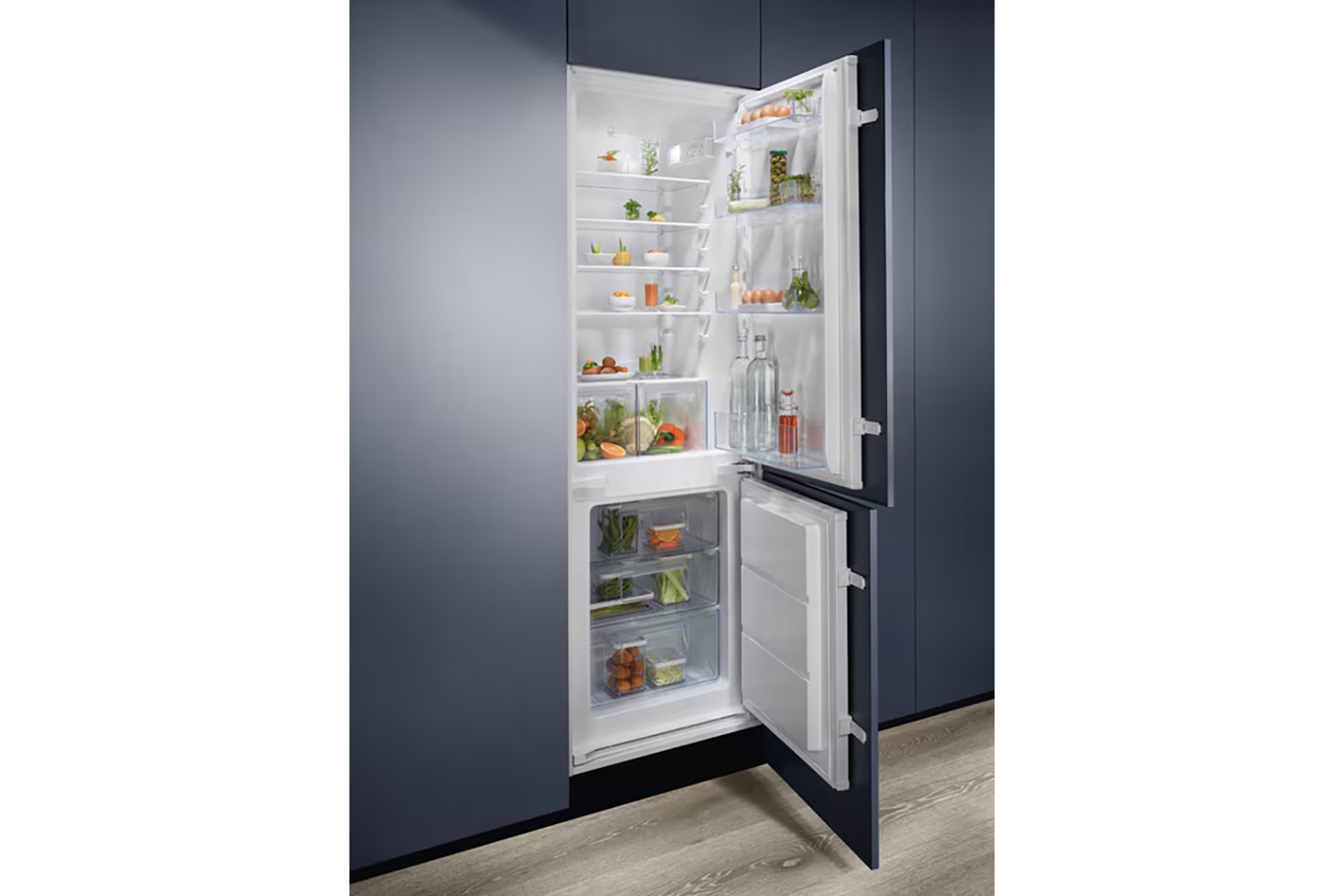 Electrolux Integrated Fridge Freezer | LNS5LE18S5