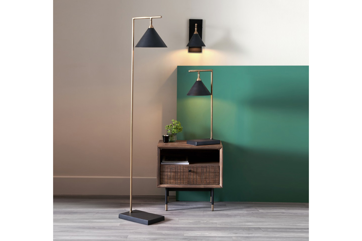 Zeta Floor Lamp | Gold/Black