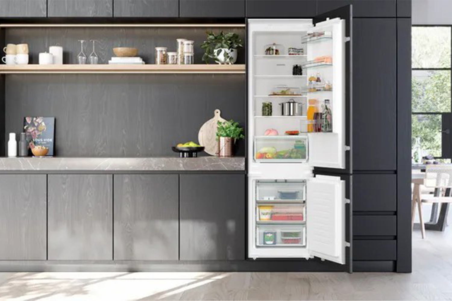 Siemens IQ100 Built-in Fridge Freezer | KI96NNSE0
