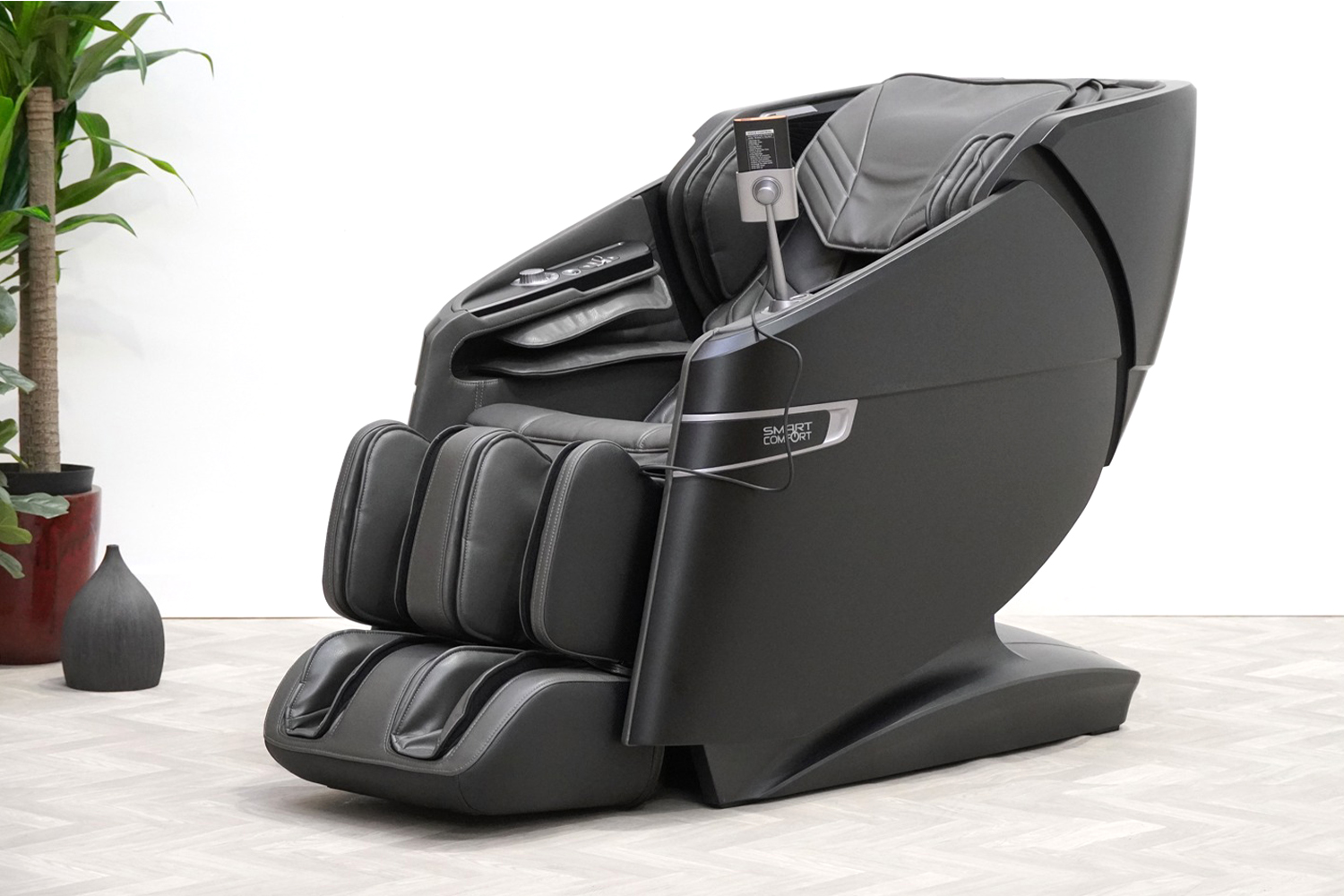 Luna Massage Chair | Black