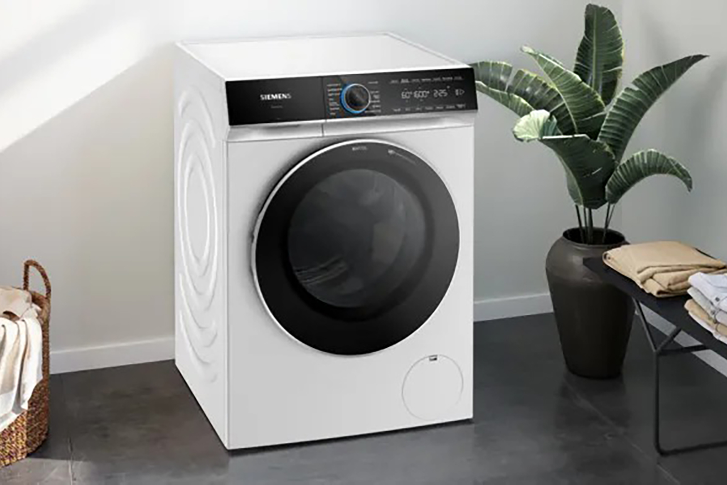 Siemens iQ700 10kg Freestanding Washing Machine | WG56B2A2GB