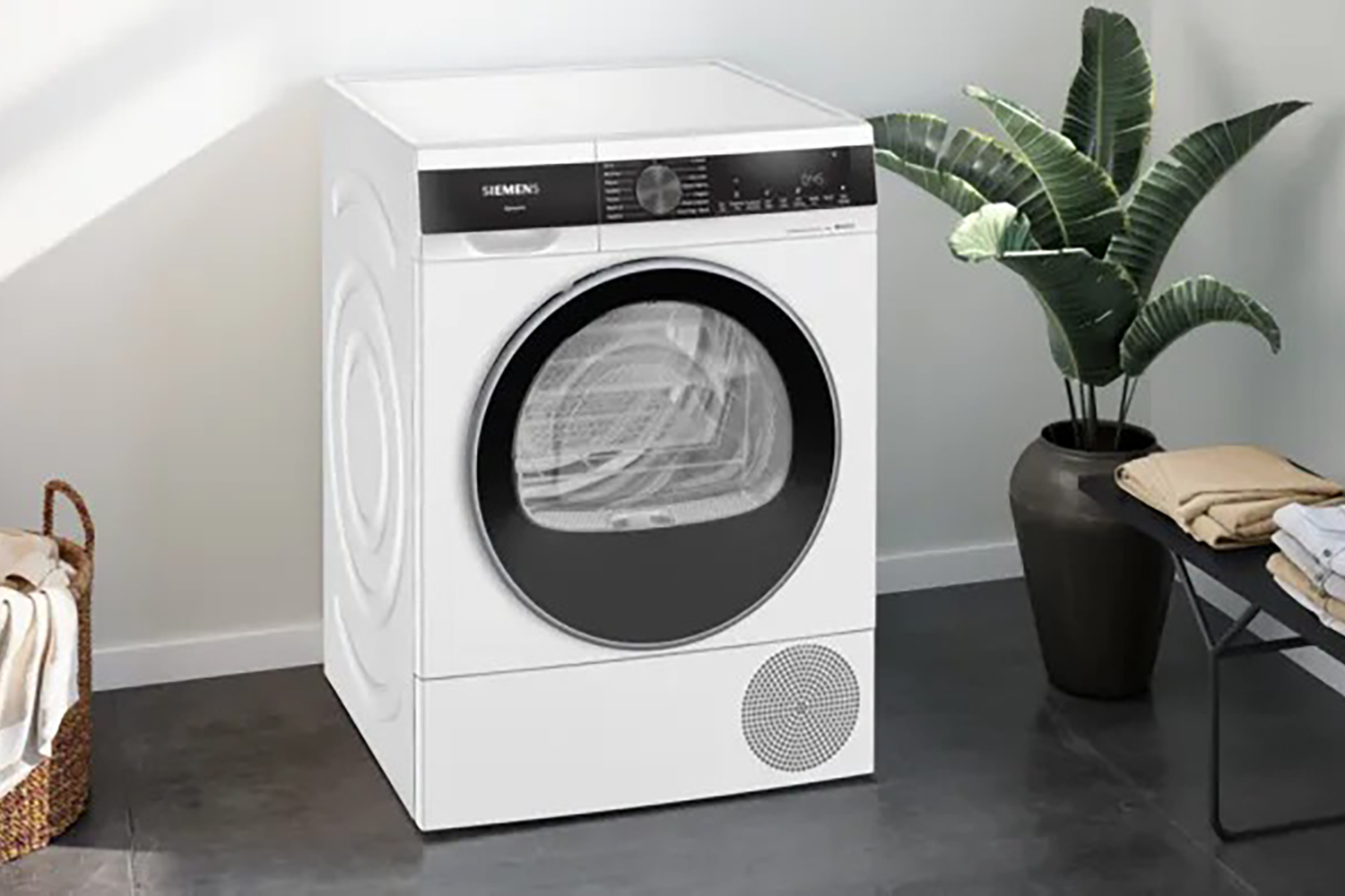 Siemens IQ500 9kg Heat Pump Tumble Dryer | WQ45G200GB