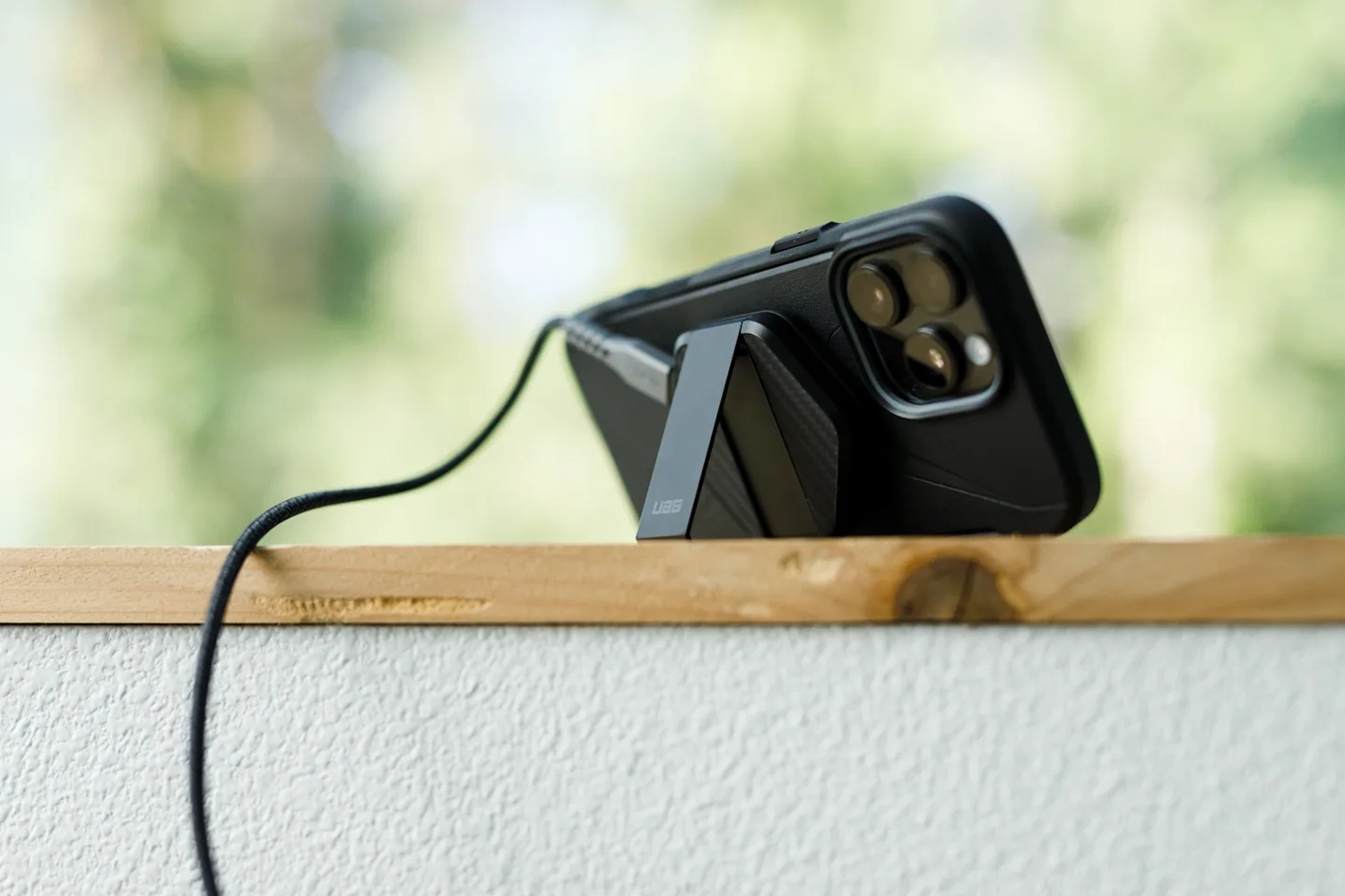 UAG Wireless Charging Stand and Pad | Black