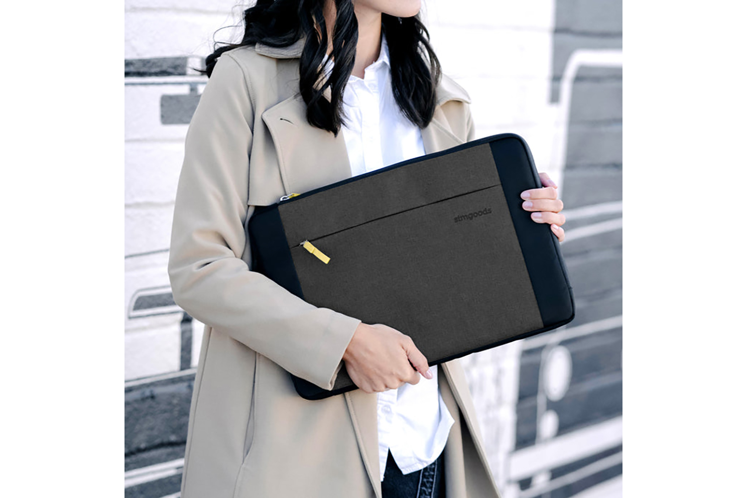 STM Kin Macbook Pro Air 16" Laptop Sleeve | Black Slate