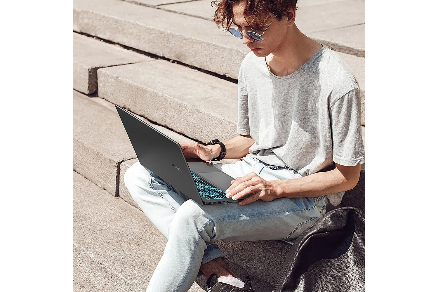 ASUS V16 16" Intel Core 5 | 16GB | 512GB | Black