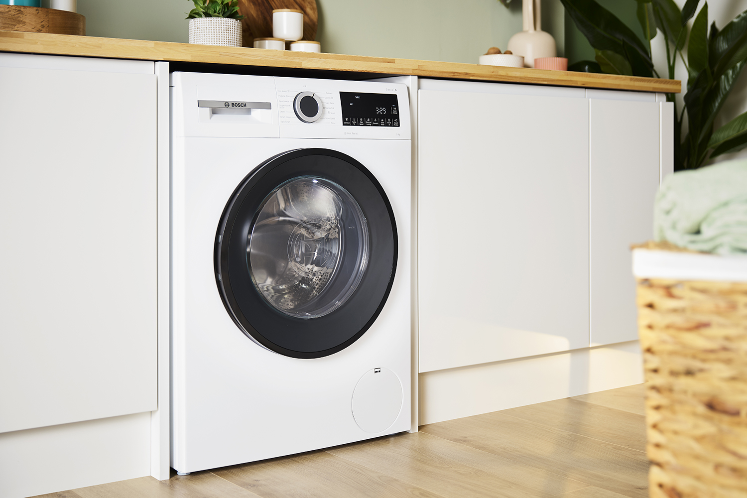 Bosch Series 6 9kg Freestanding Washing Machine | WGG24400GB