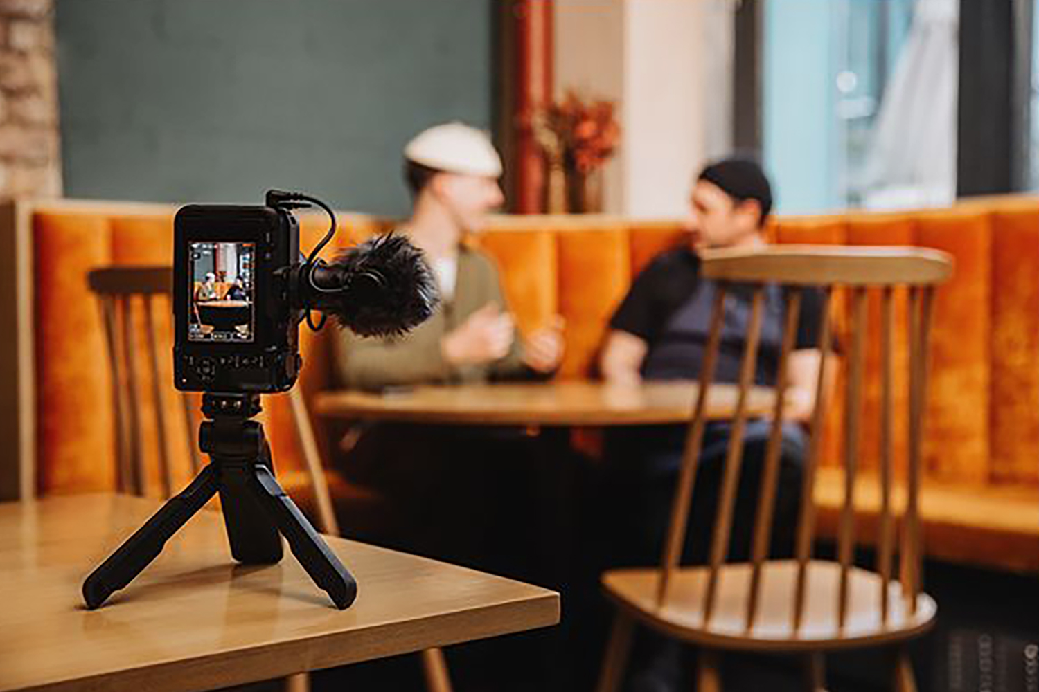 Canon EOS R50 V Mirrorless Creator Kit | RF-S 14-30mm PZ Lens | Black