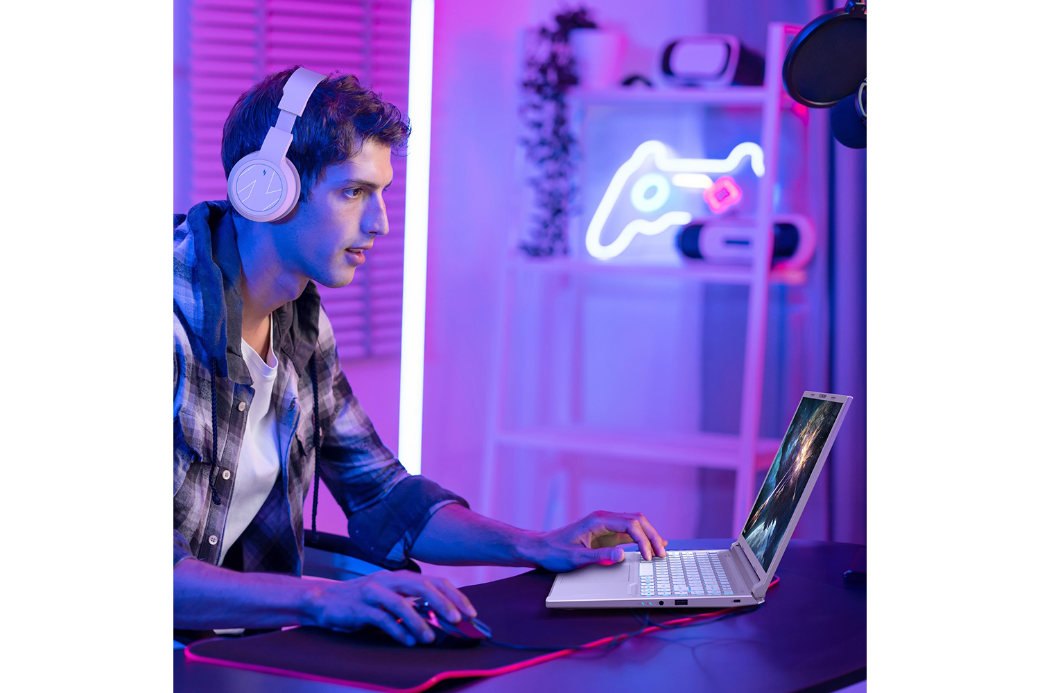 Acer Nitro V 14.5" AMD Ryzen AI 7 |16GB | 1TB | GeForce RTX 5060