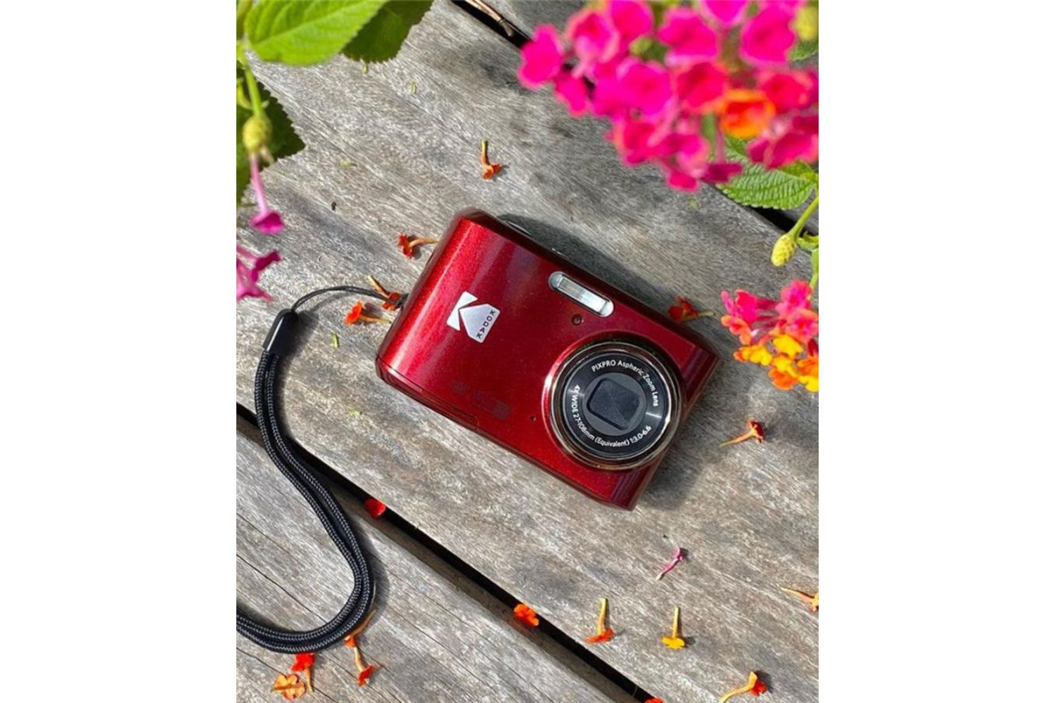 Kodak PixPro FZ45 Compact Camera | Red