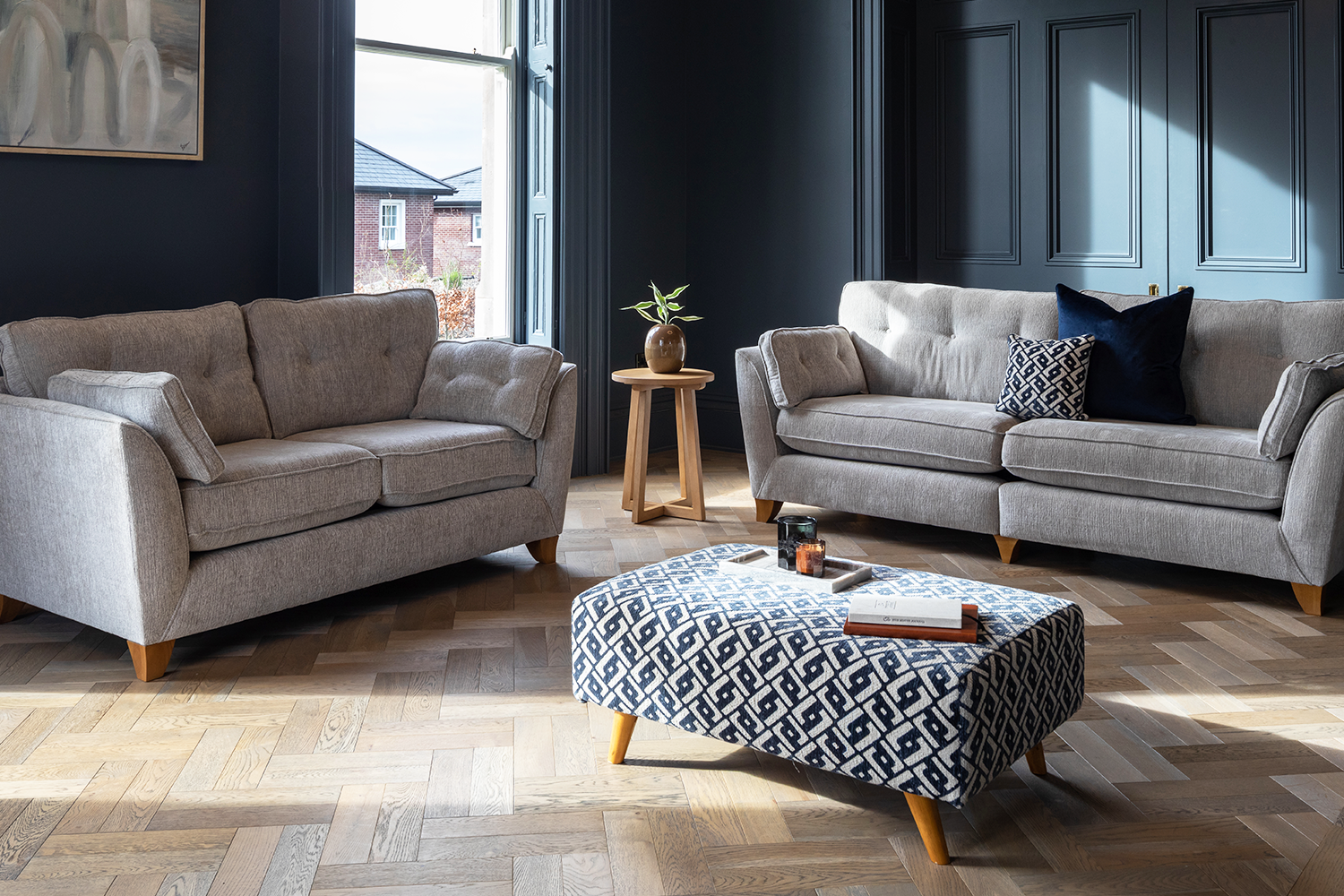 Juno Round Plant Table