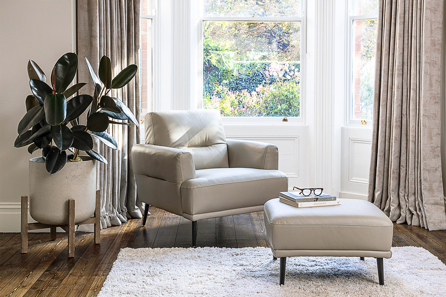 Orio Armchair | Leather | Dove