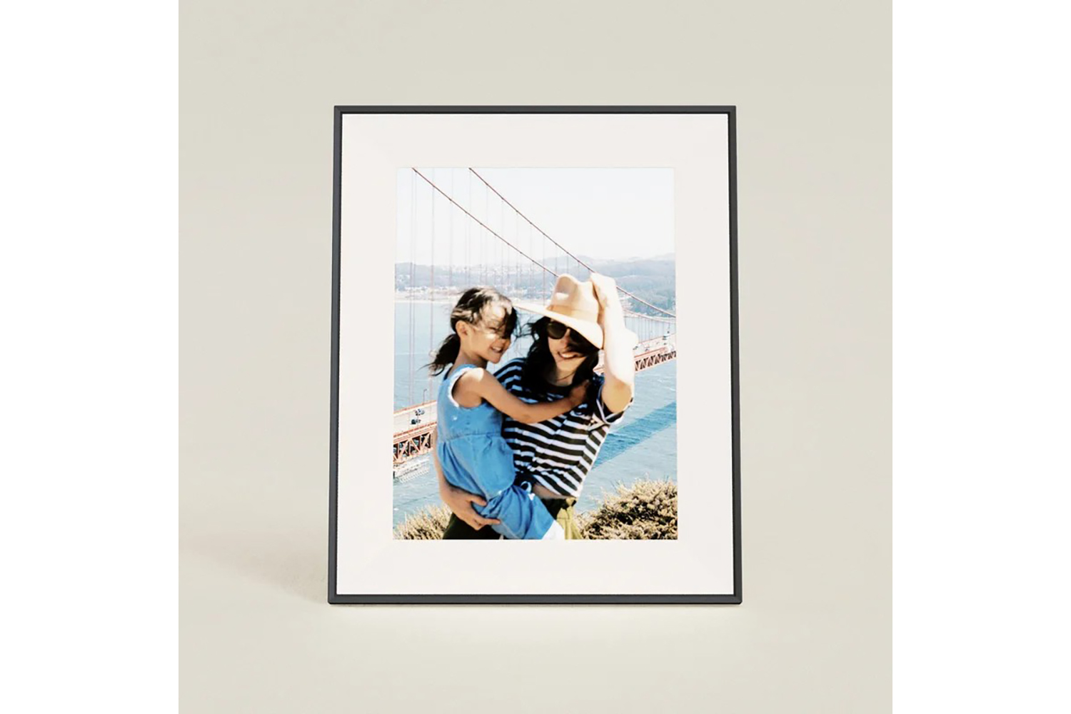 Aura Aspen 12" HD Photo Frame | Ink with Paper Mat