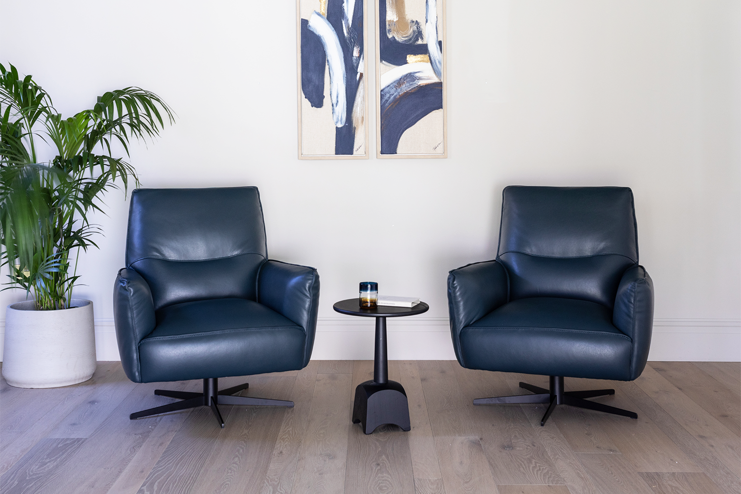 Alice Armchair | Swivel | Leather