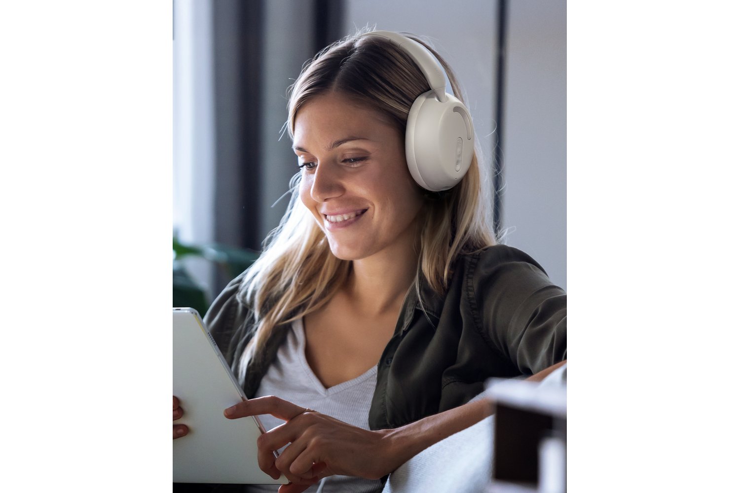 Mixx Audio StreamQ D2 Bluetooth Headphones | Sand