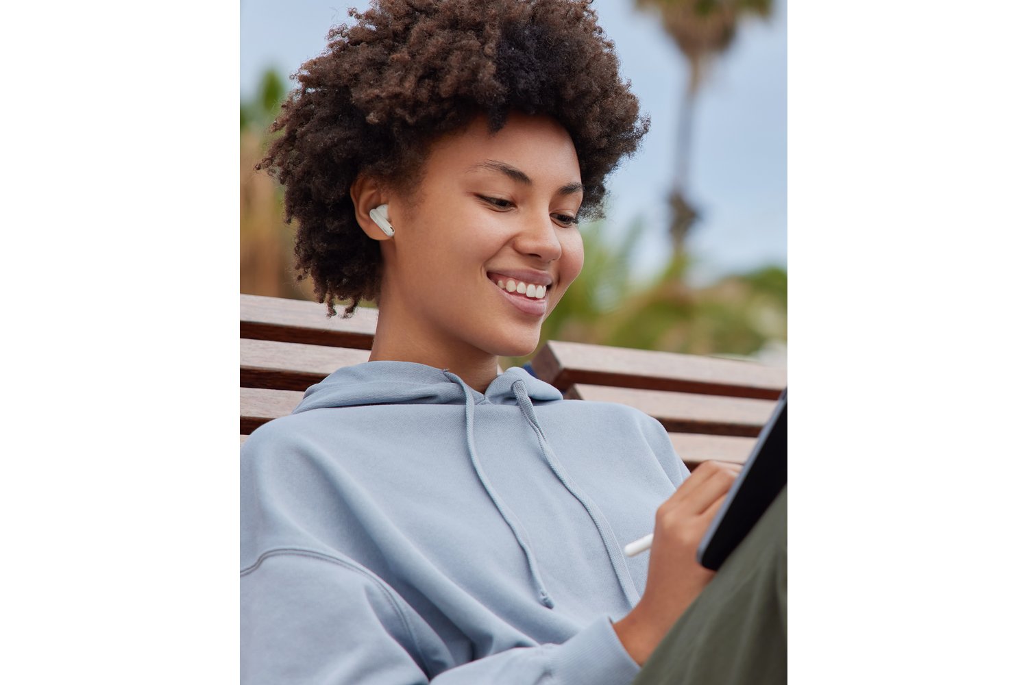 Mixx StreamBuds Switch S7 In-Ear Wireless Earbuds | White