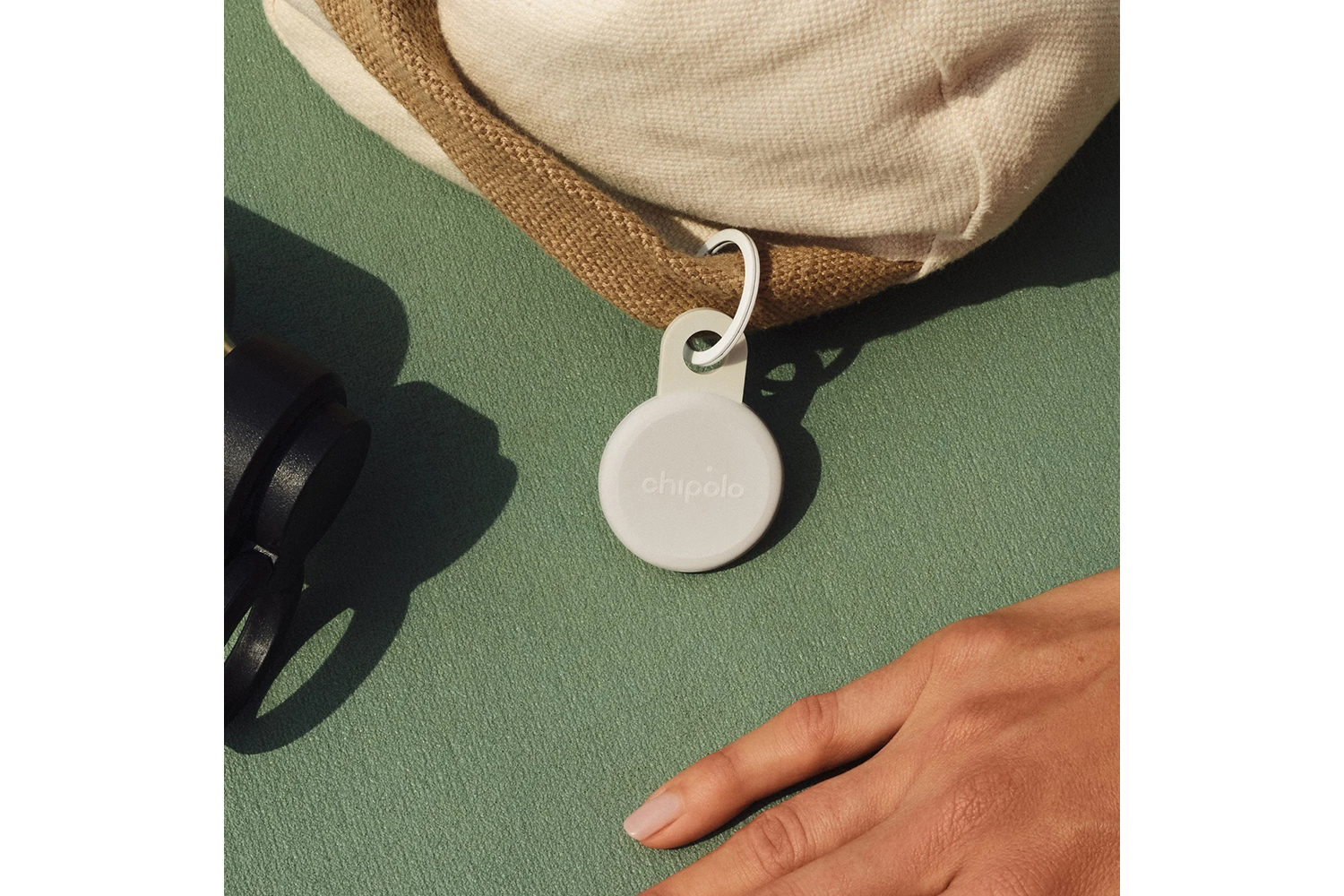 Chipolo Loop Tracker Tag | Chalk