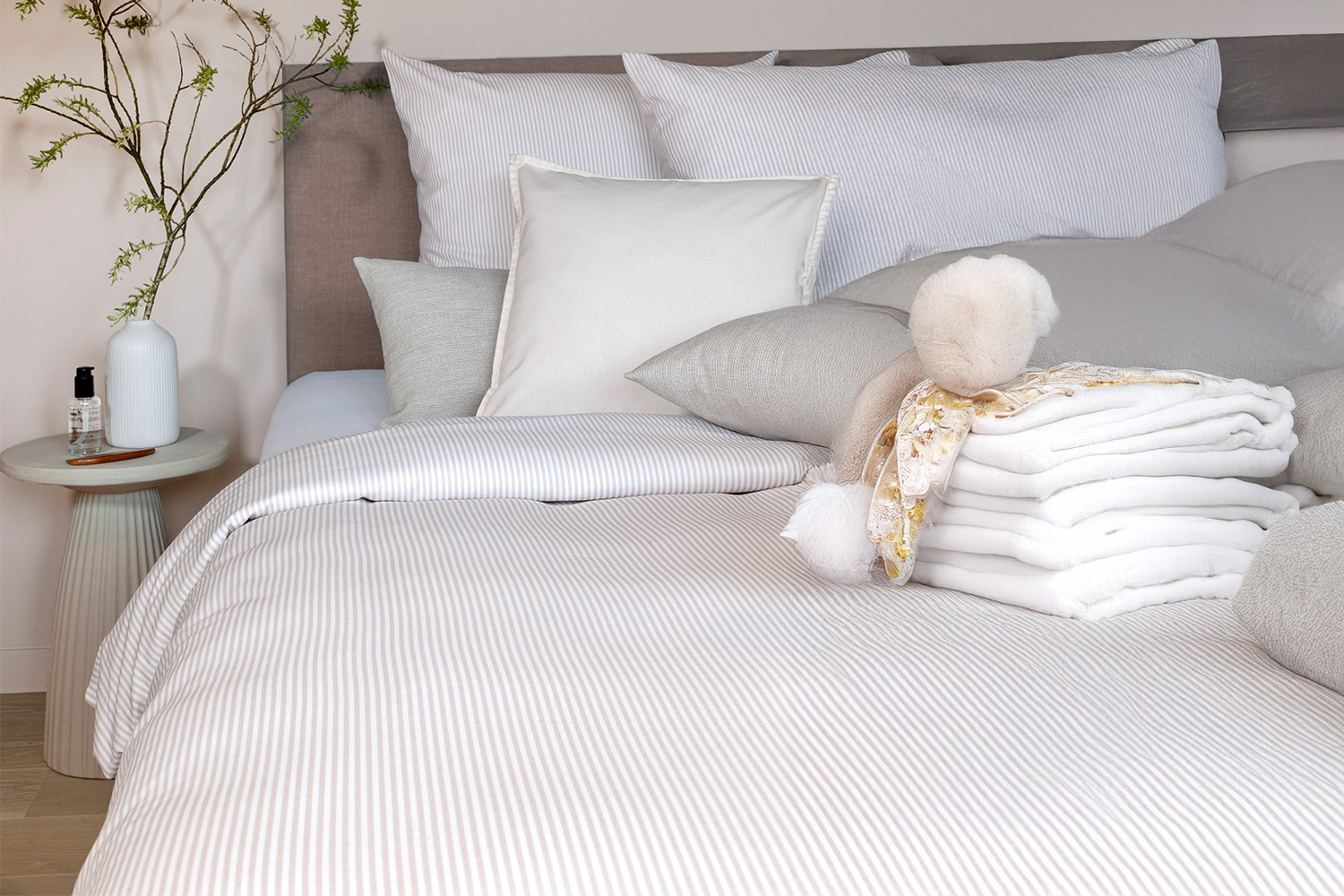 Mistral Home | Bengal Stripe Duvet Cover Set | Beige/White | Super King