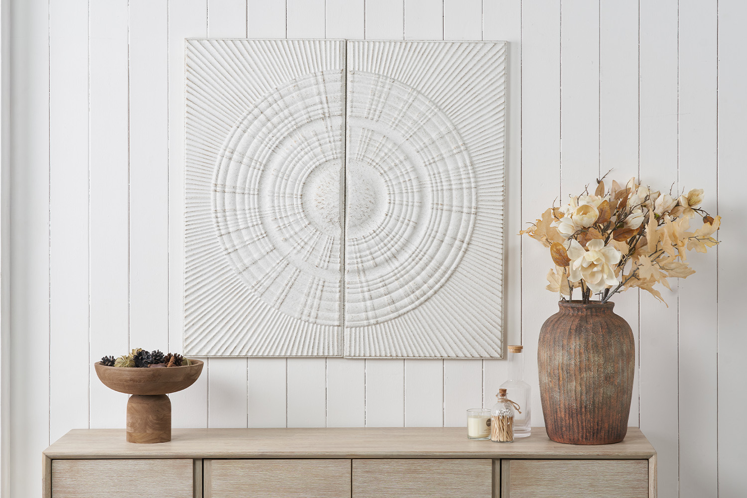 S/2 Antique White Moulded Metal Circle Wall Art | White | 91 x 46 cm