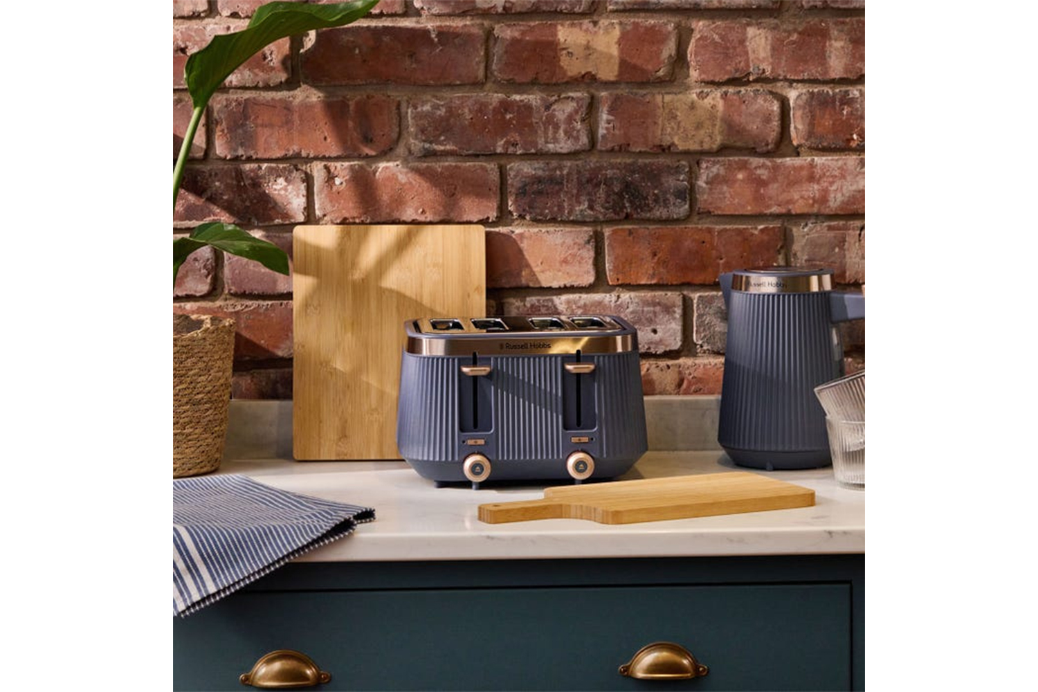 Russell Hobbs Bronte 4 Slice Toaster | 26772 | Navy Blue