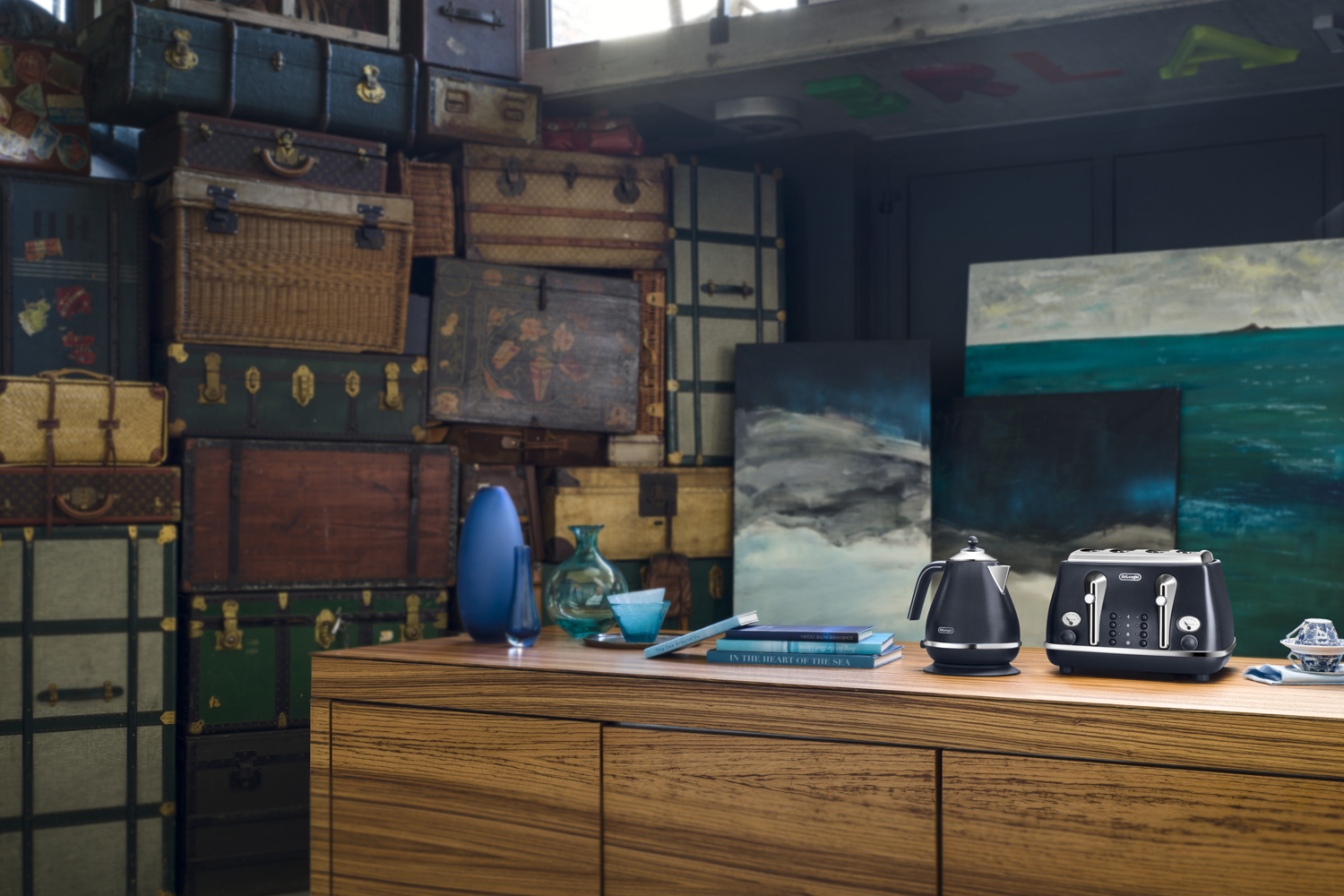 DeLonghi 1.7L Icona Elements Kettle KBOE3001.BL Black Ireland