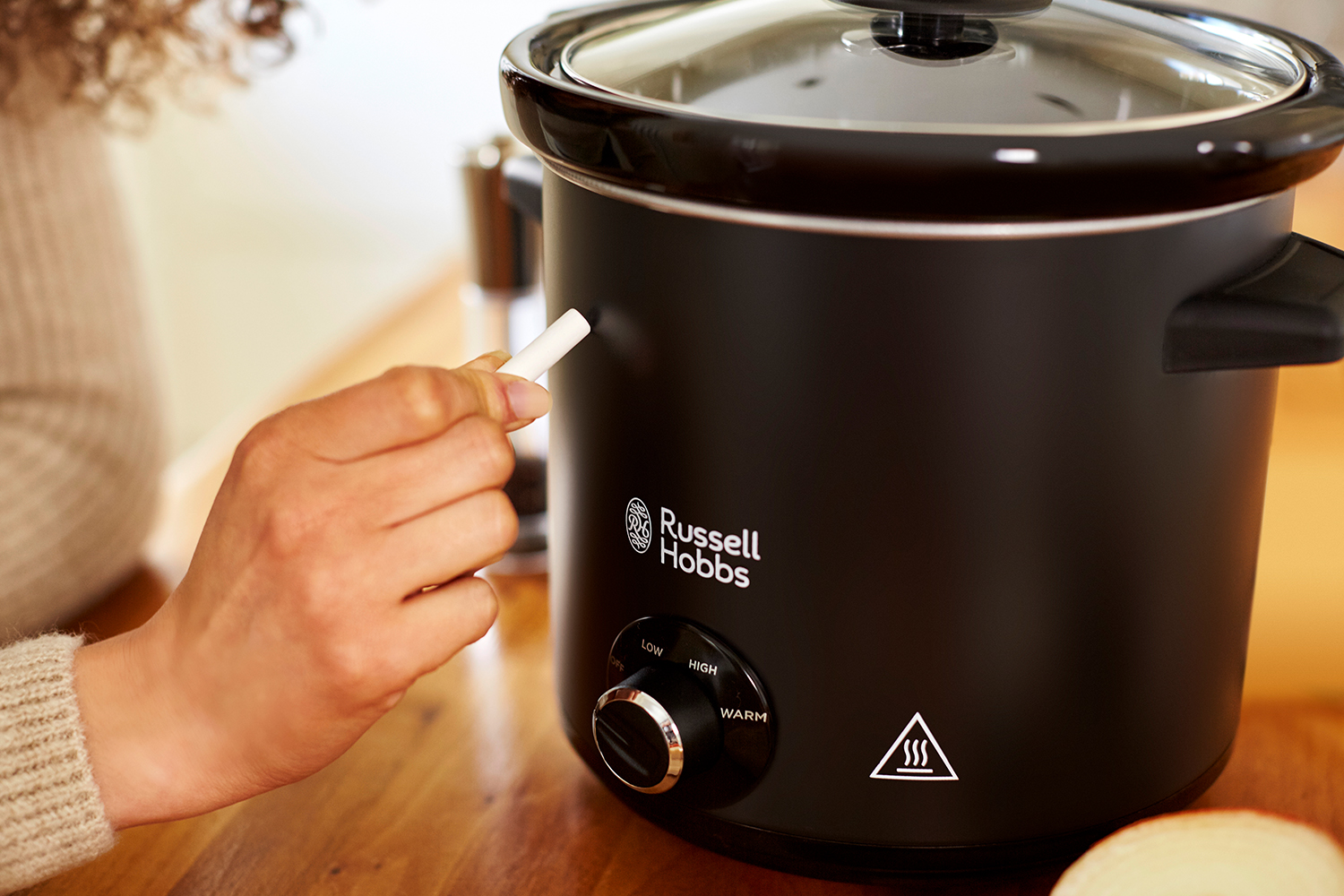 Russell Hobbs 3 5L Chalk Board Slow Cooker 24180 Black Ireland   JGP 8294 Retouch 