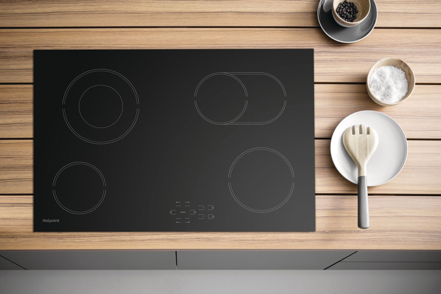 Hotpoint 77cm Electric Ceramic Hob | HR724BH
