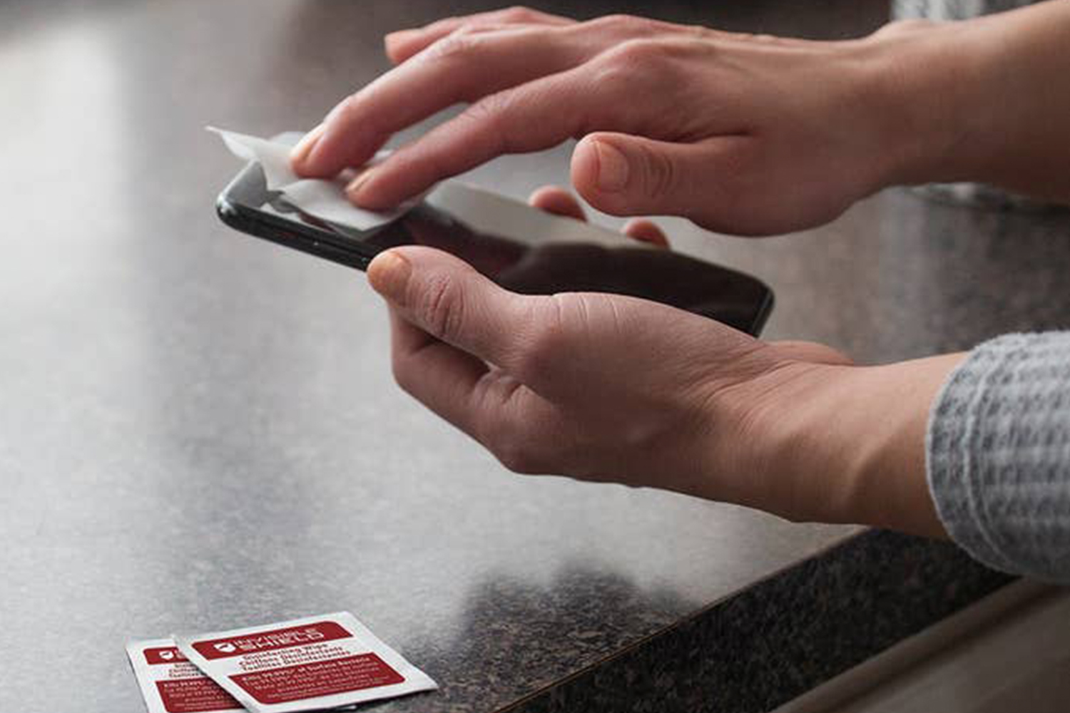 Zagg InvisibleShield Disinfecting Wipes | 10 Pack