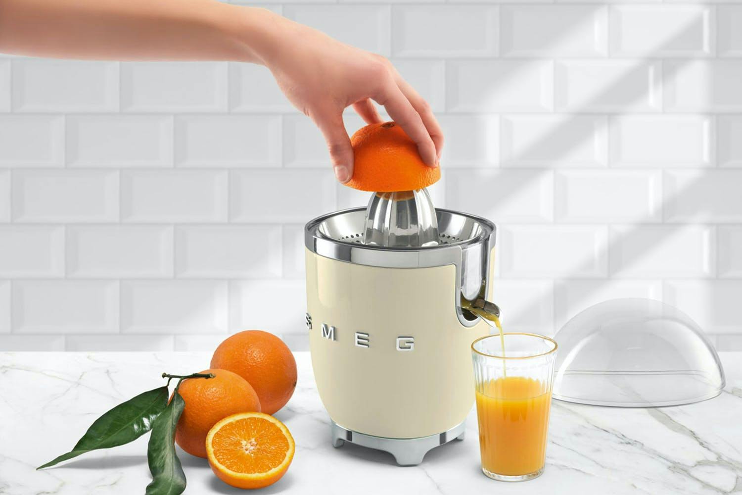 Smeg 50's Retro Style Aesthetic Citrus Juicer | CJF01CRUK | Cream