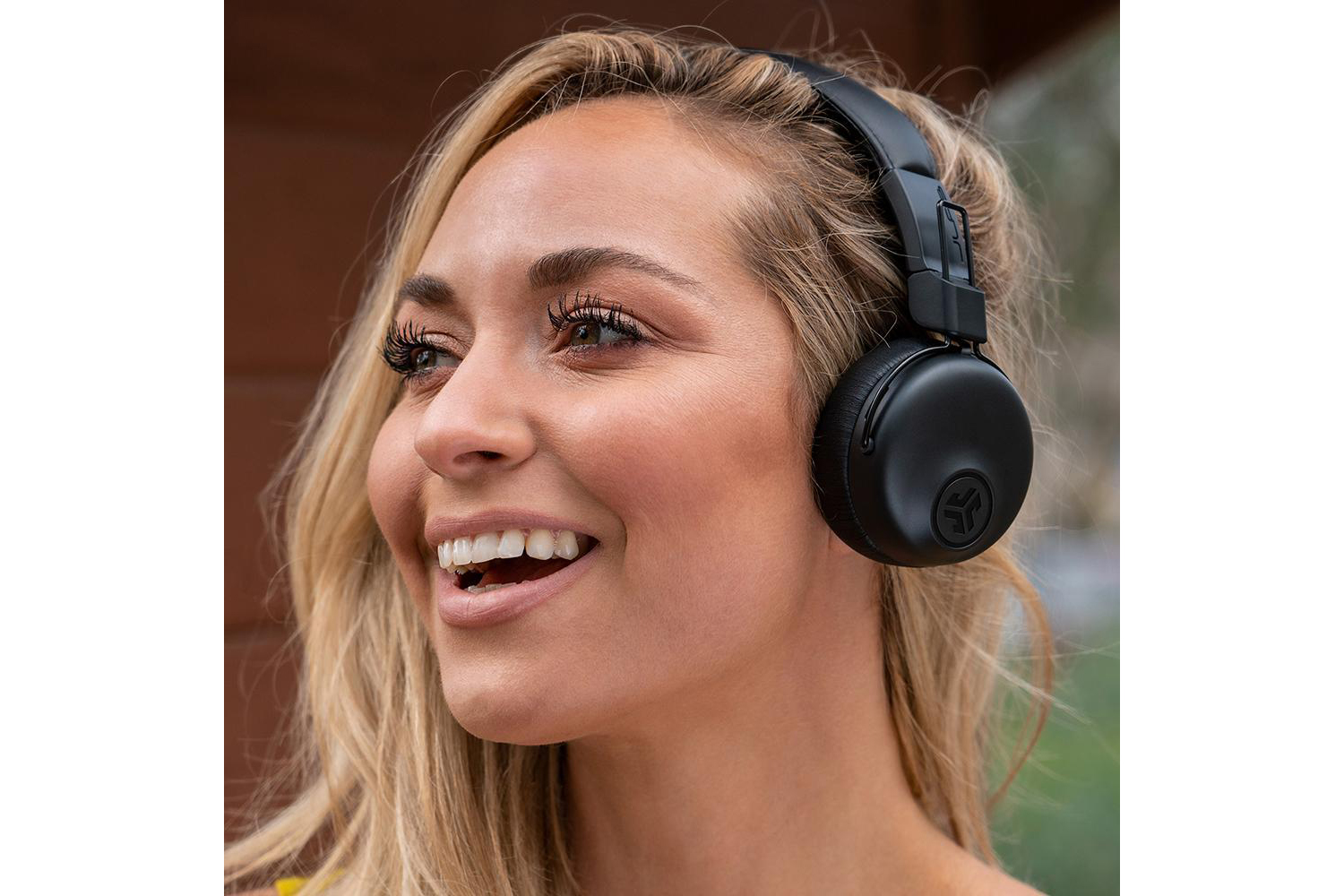 Mobile Phones SIM Free Phones at Harvey Norman Ireland Ireland