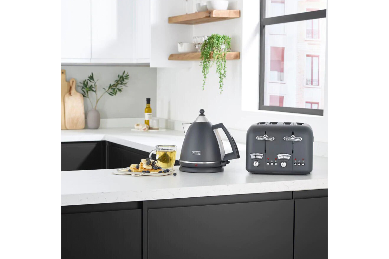 DeLonghi Argento Silva 4 Slice Toaster | CT04.GY | Tactile Grey