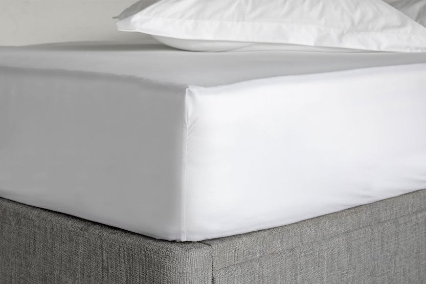 The Linen Room | 200tc Cotton Percale | Flat Sheet | Super King