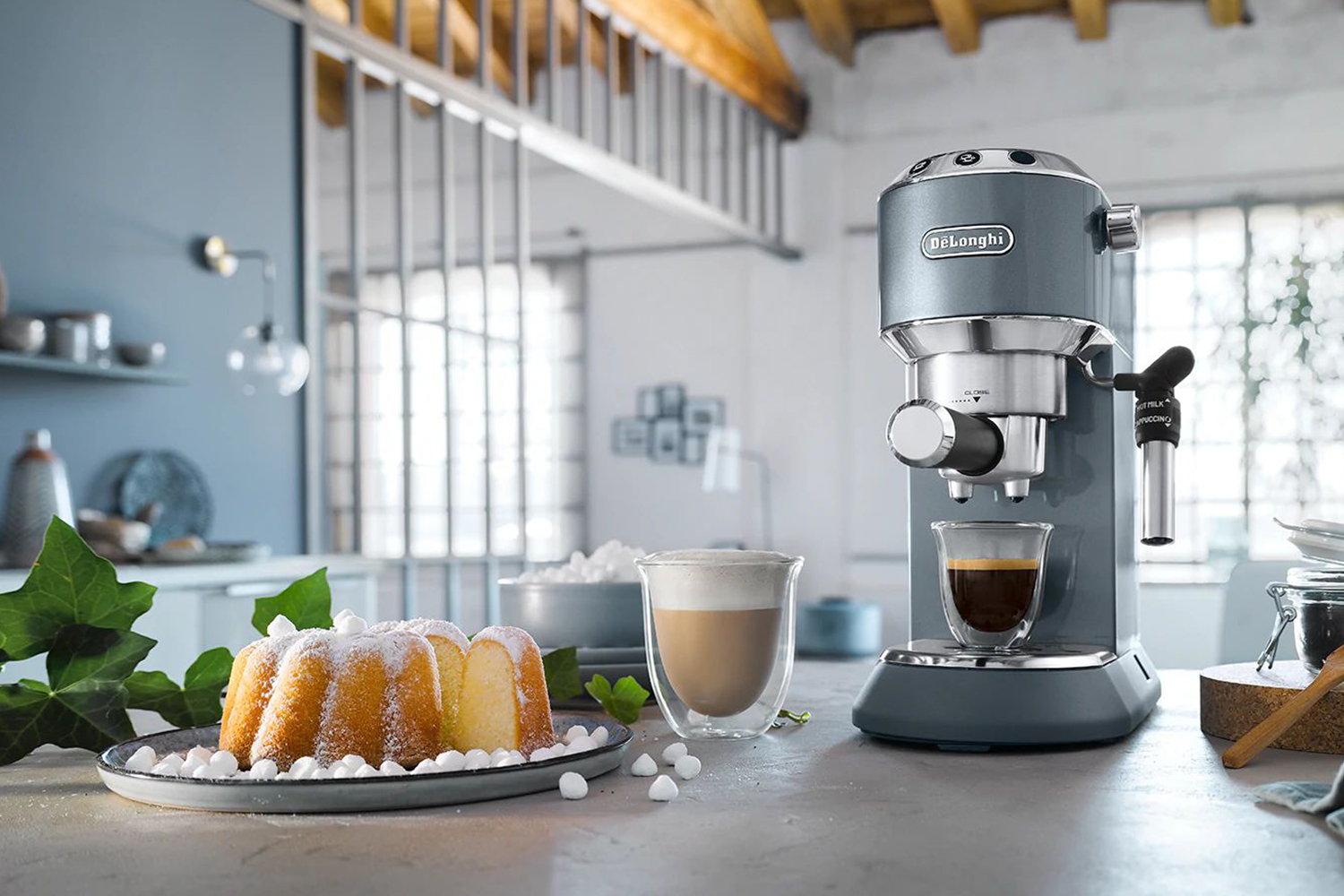 DeLonghi Dedica Metallics Pump Espresso 