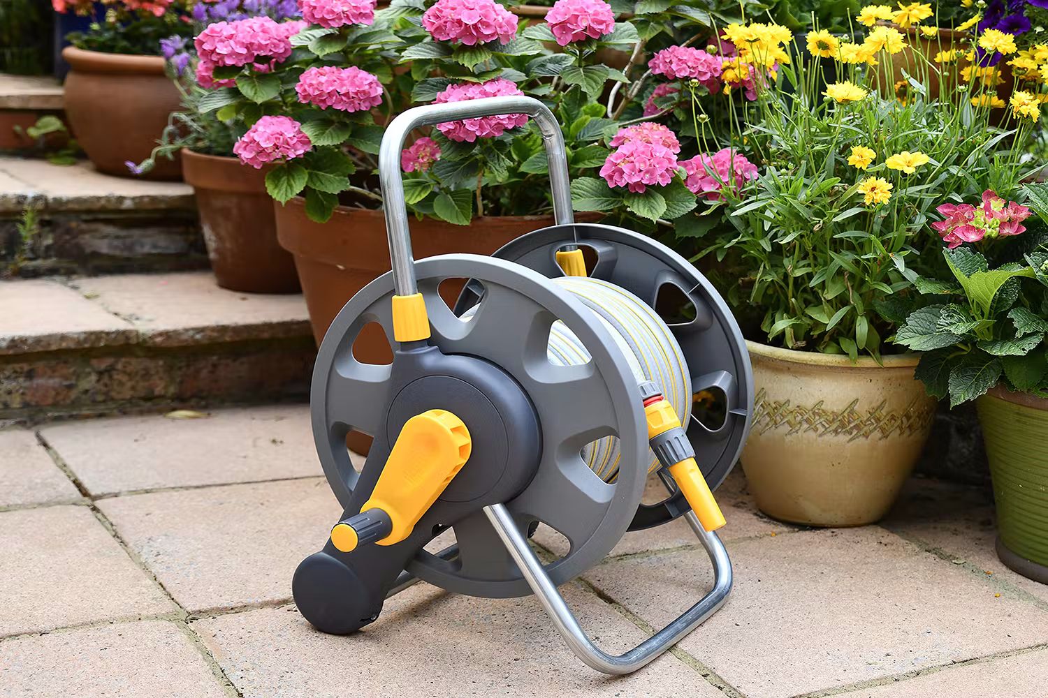 Hozelock 60m 2-in-1 Hose Reel & 25m Hose