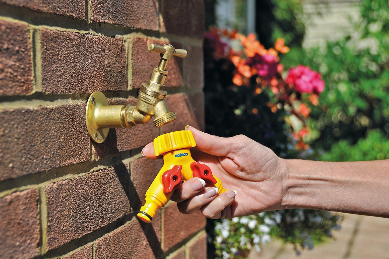 Hozelock Dual Connector Tap