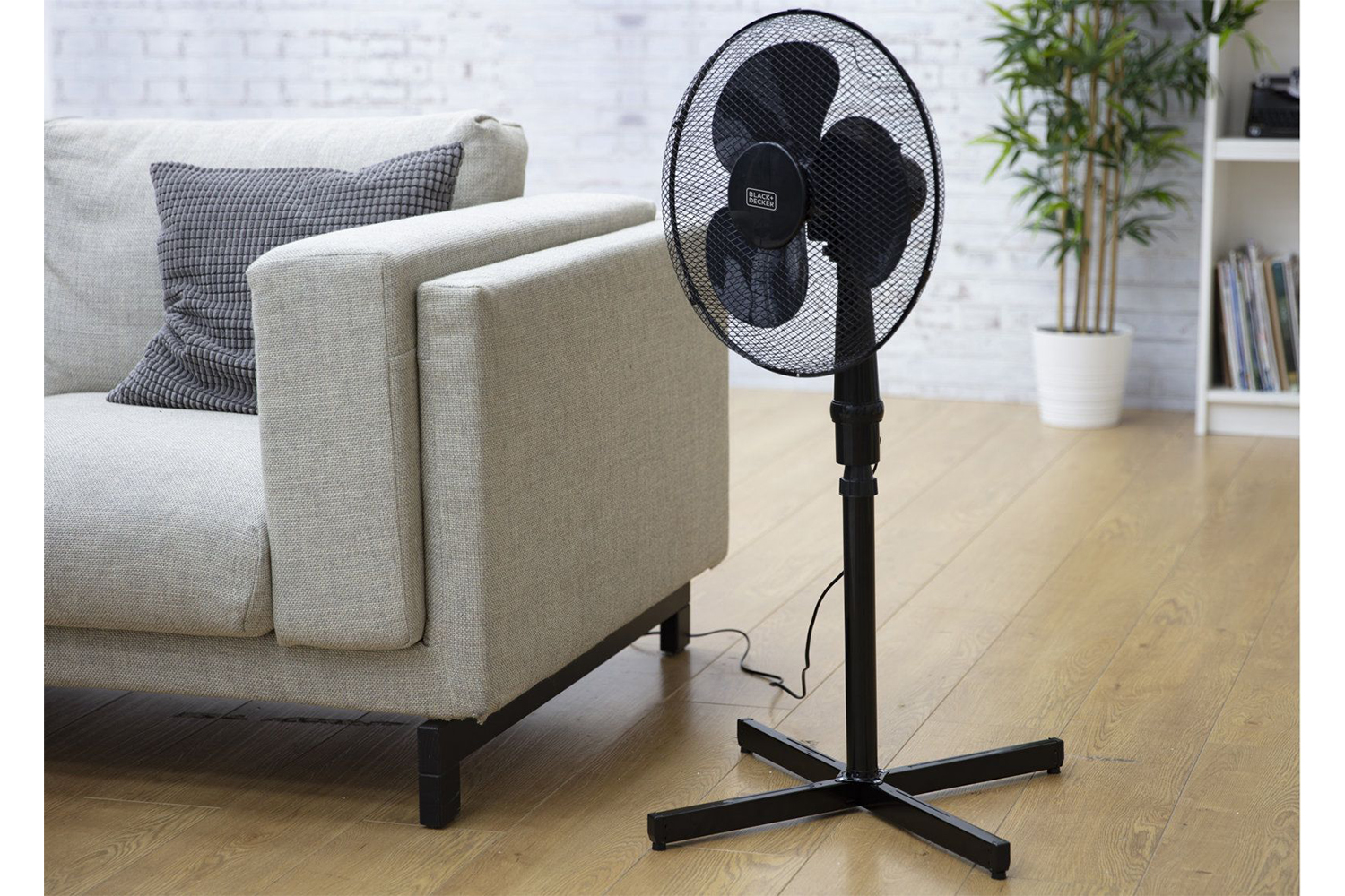 Black & Decker 16" Pedestal Fan | BXFP51005GB | Black