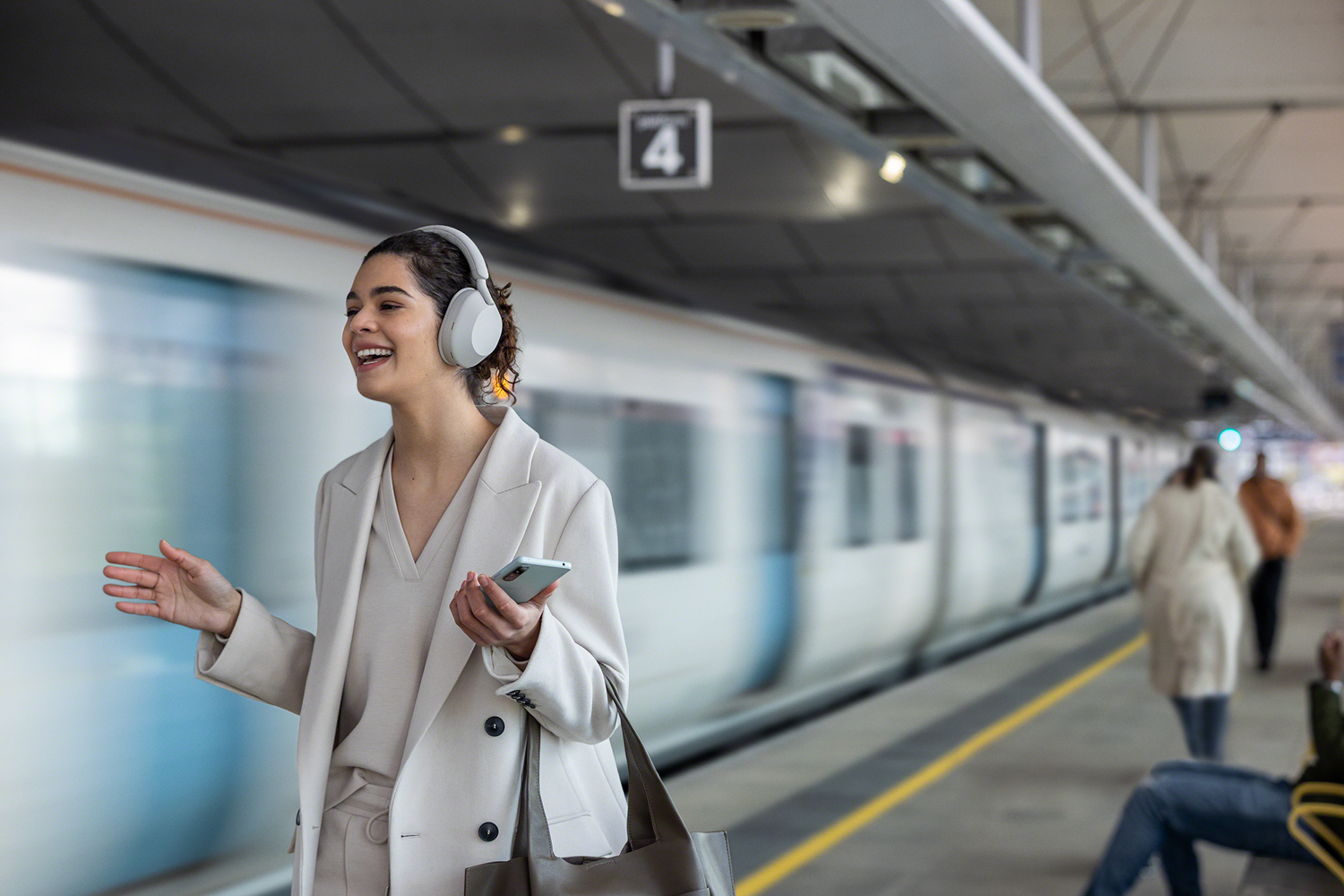 Sony WH-1000XM5 Over-Ear Wireless Noise Cancelling Headphones | Platinum Silver