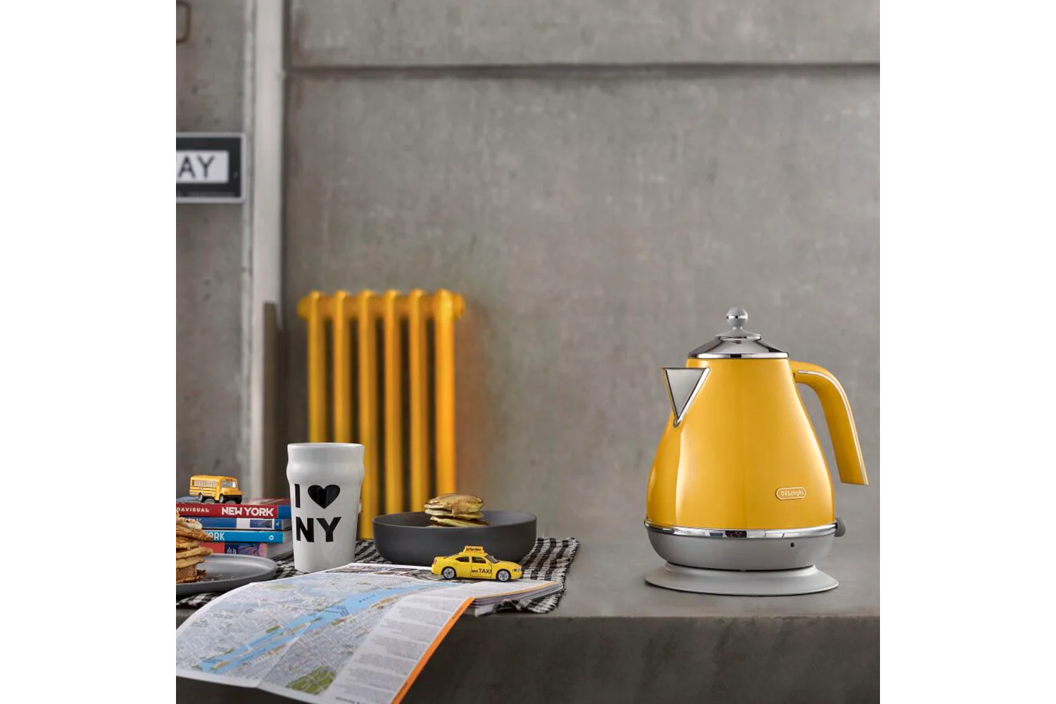 Delonghi yellow cheap kettle