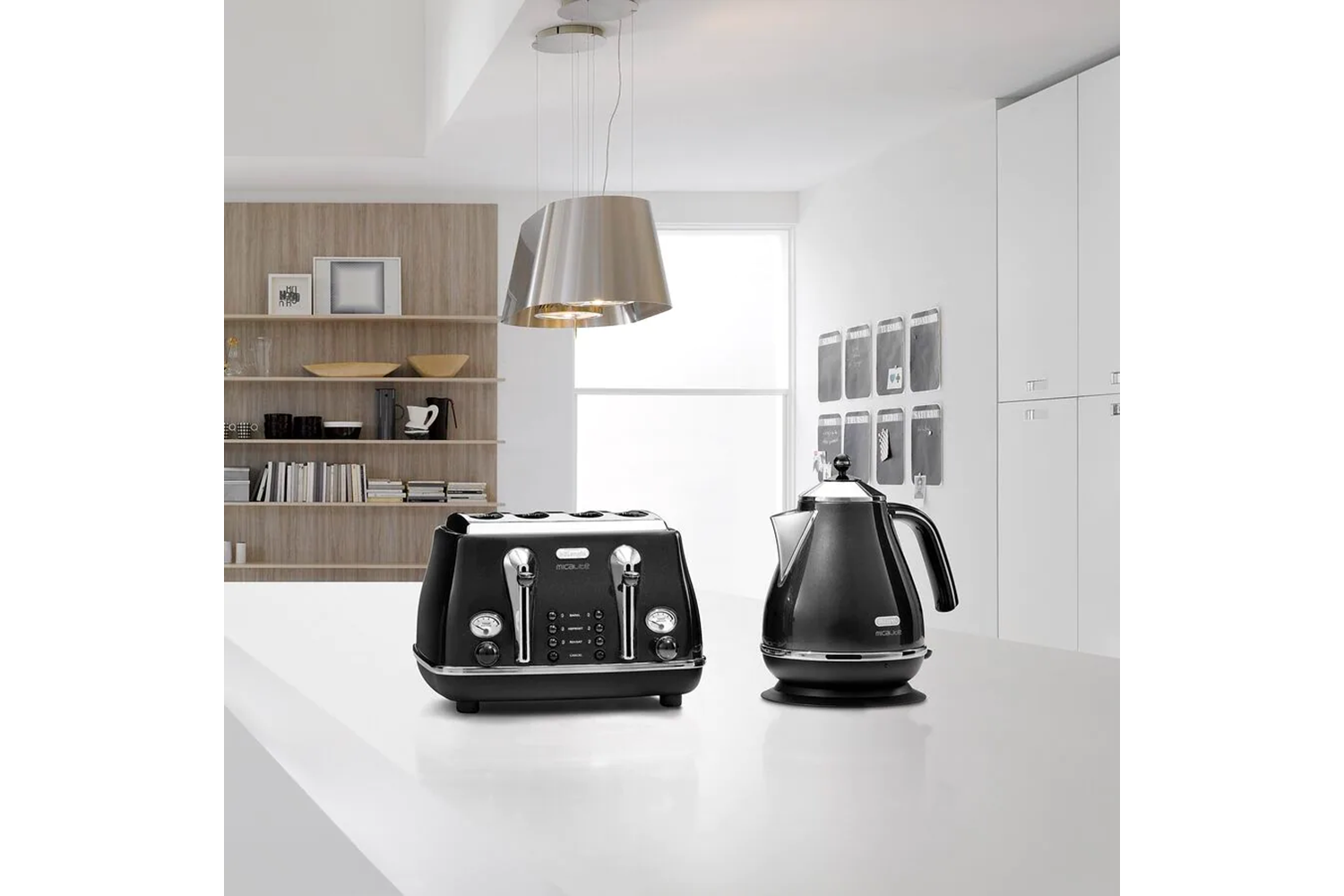 DeLonghi 1.7L Icona Micalite Kettle KBOM3001.BK Black Ireland