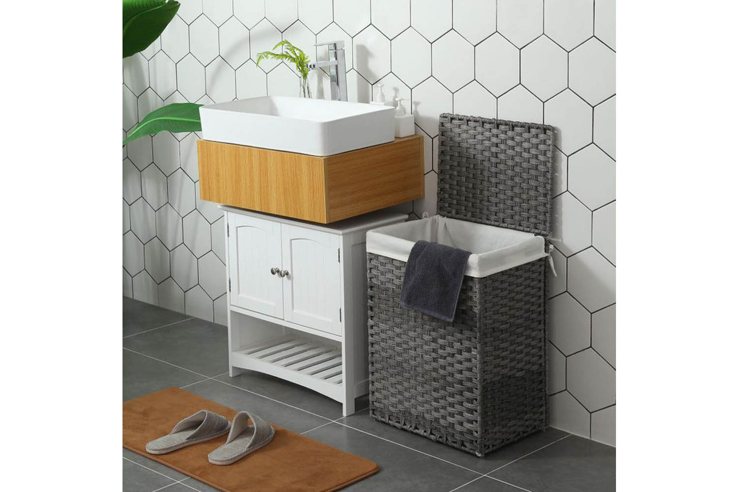 Songmics LCB51WG Handwoven Laundry Basket | Gray